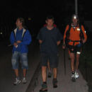 ' Boxi hiking towards Wörgl with his friends Harry and Uli '  - click to enlarge